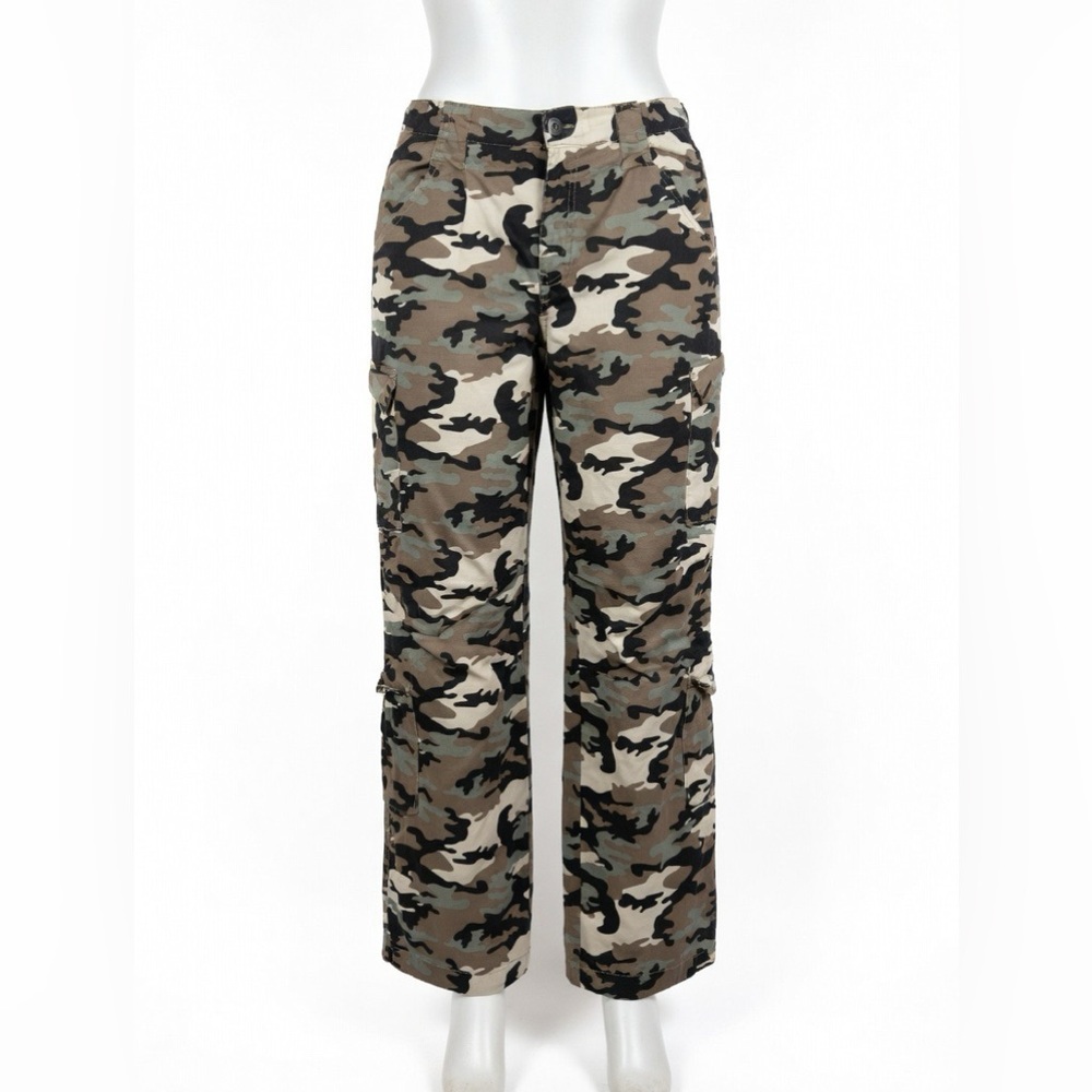 Woman’s  Camouflage Cargo Pants wide leg Sz Small